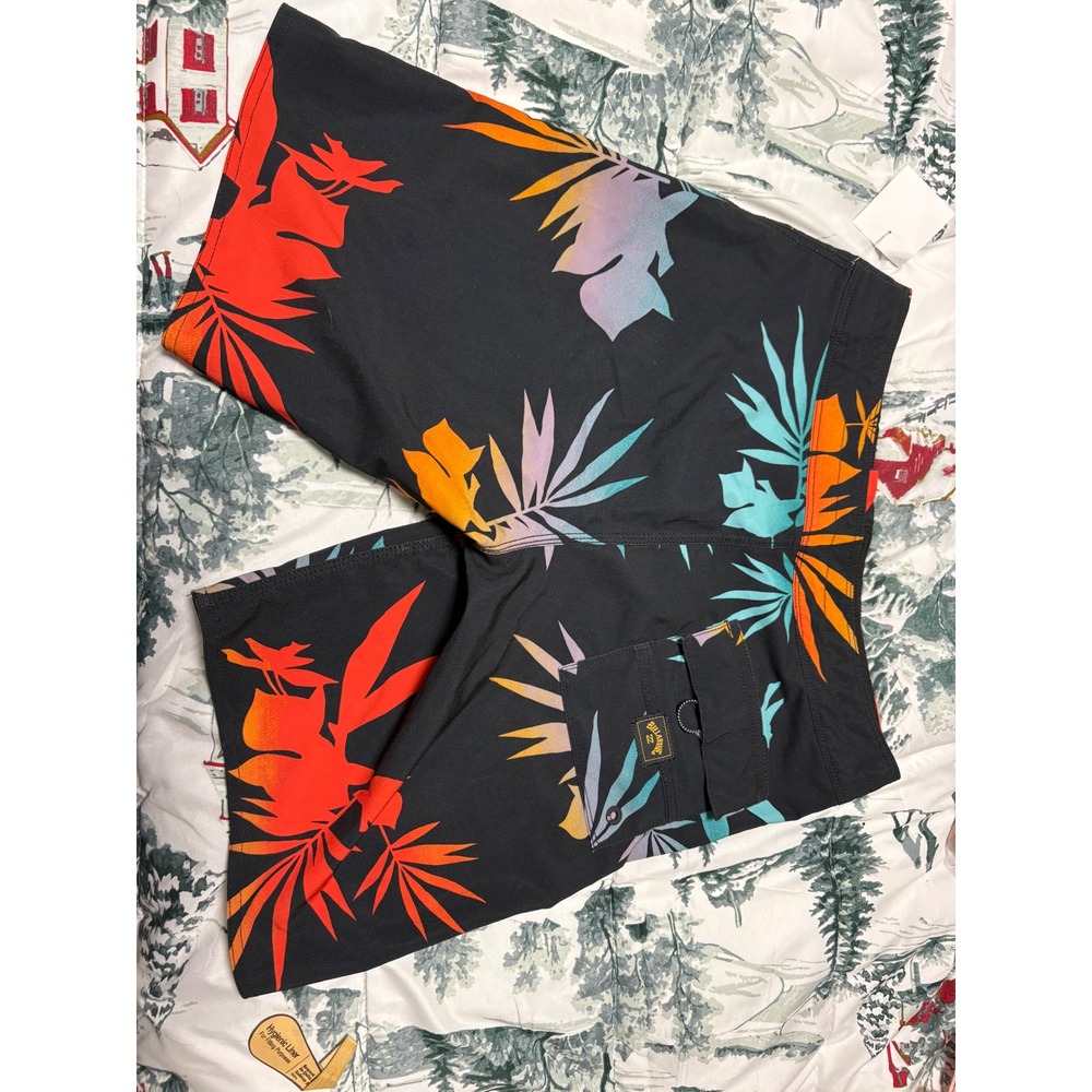 Billabong Swim Shorts swim wear Men's or youth Black Tropical Leaf Print - Picture 7 of 9